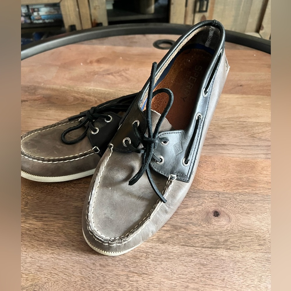 Sperry Top Sider leather 2 eye, boat shoe, New condition men’s 10.5